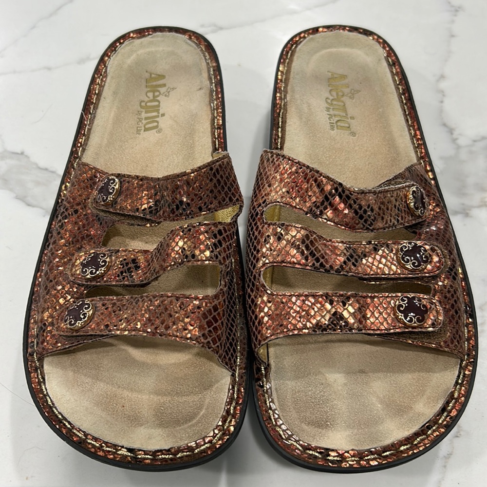 Alegria Fiona Copper Snake Skin Wedge Sandals. Size 41 (10)